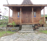 Bangunan 4 Singgasana Villa & Resto