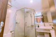 Phòng tắm bên trong Glory Resort