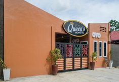 Exterior 2 OYO 702 Queens Hometel