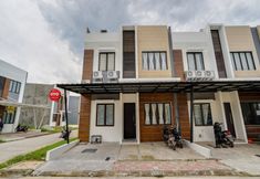 Exterior 2 OYO 90211 I-sidji Inn