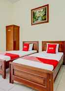 BEDROOM OYO 90226 Penginapan Sederhana Syariah