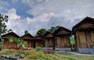 Exterior 7 OYO 90225 Rumah Bambu Trawas syariah