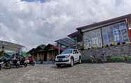 Exterior 4 OYO 90225 Rumah Bambu Trawas syariah