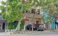 Luar Bangunan 3 OYO 90234 Dhoho Family Guest House