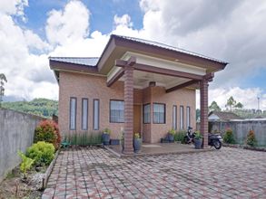 Bangunan 4 OYO 90242 Villa & Guest House Panput