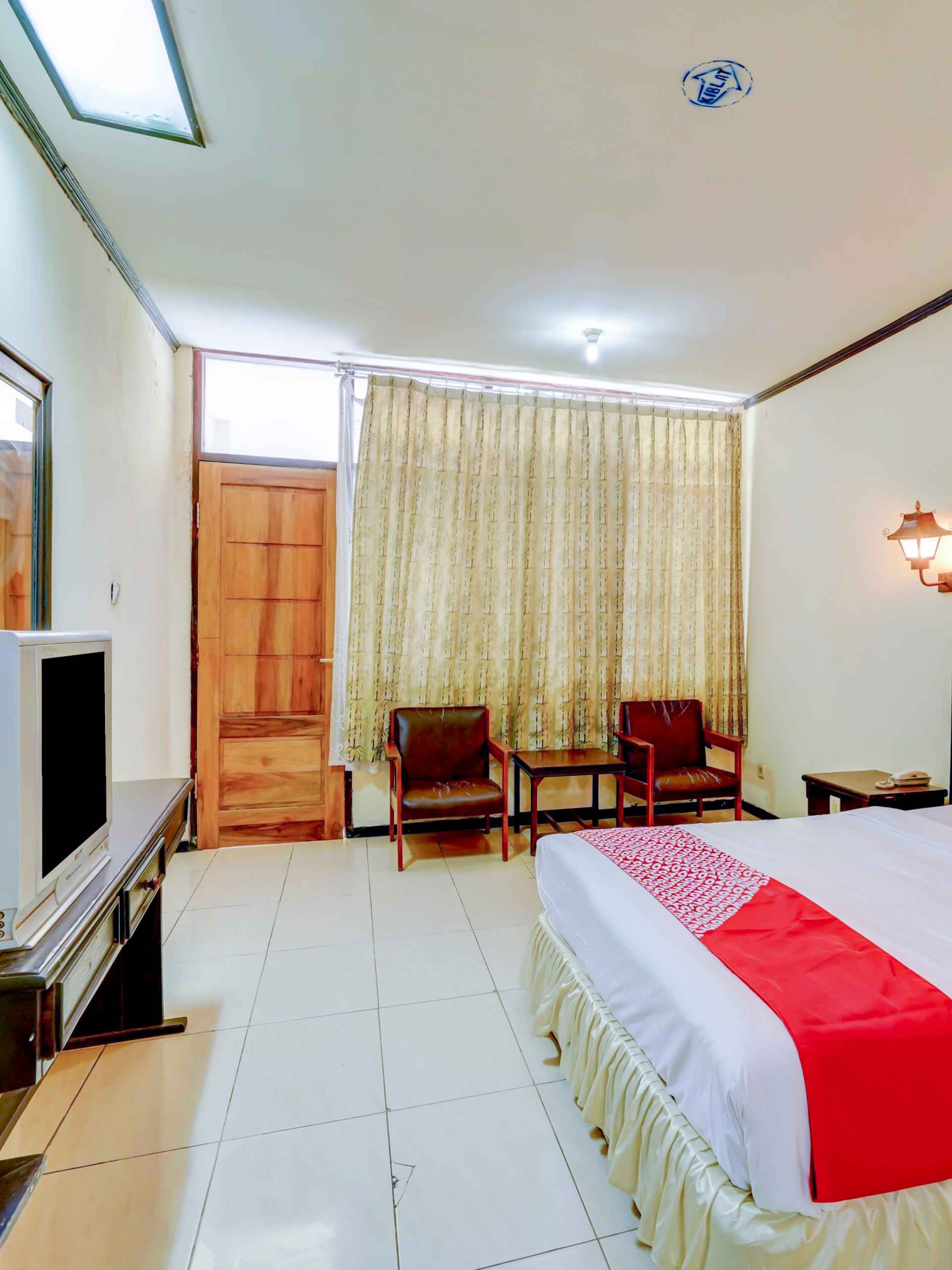 Kamar Tidur OYO 90250 Hotel Lumajang New