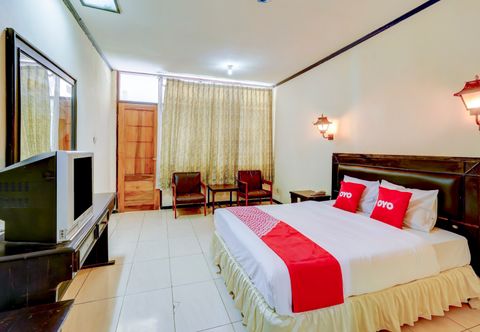 Kamar Tidur OYO 90250 Hotel Lumajang New