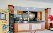 Lobby 6 OYO 90250 Hotel Lumajang New