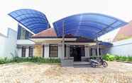 ภายนอกอาคาร 3 OYO 90267 Ijen 68 Homestay Family