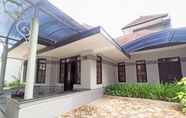 Exterior 5 OYO 90267 Ijen 68 Homestay Family