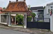 Exterior 3 OYO 90271 Puri Asri Family Homestay Syariah