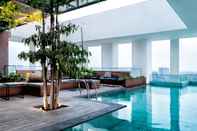 Swimming Pool Aloft South Jakarta