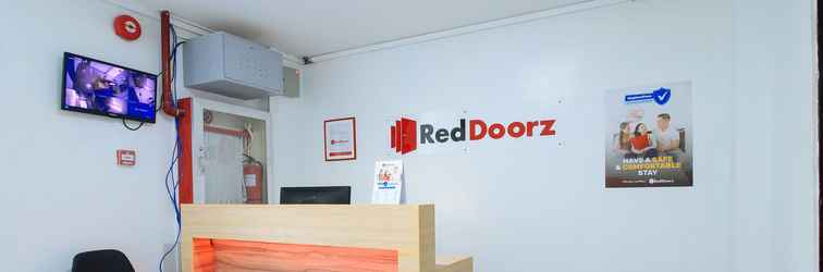 Lobby RedDoorz near Zobel Roxas St.