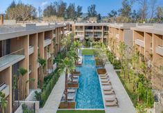 Exterior 2 Twinpalms Montazure