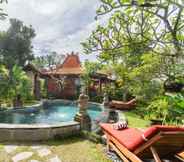 สระว่ายน้ำ 7 Tirta Jenar Villas