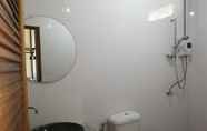 In-room Bathroom 7 Siri Guesthouse @ Suratthani