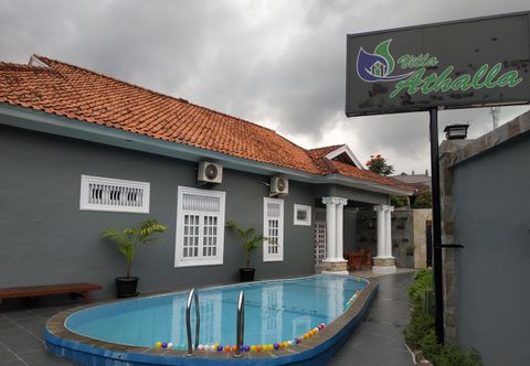 Swimming Pool Villa Atalla Puncak