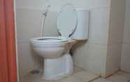 Toilet Kamar 4 Green Lake View Just Sleep & Cozy