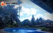 Swimming Pool 2 Tempat Nginap 3BR Ciater Highland Resort