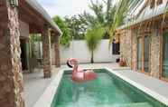 สระว่ายน้ำ 6 The Rest Pool Villa at Pattaya