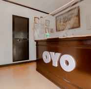 Lobi 4 OYO 741 Sierra Travellers Inn