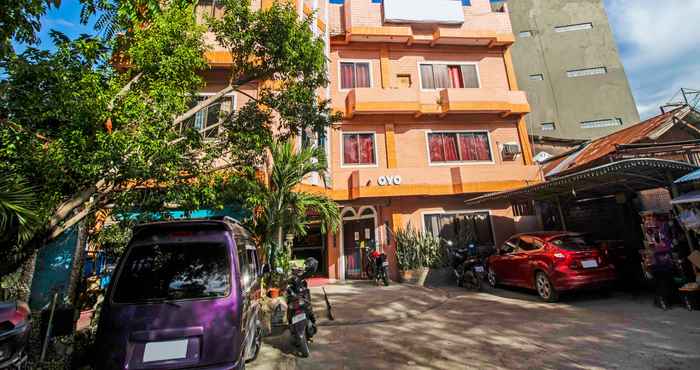 ภายนอกอาคาร OYO 749 La Maria Pension And Tourist Inn Hotel