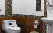 Toilet Kamar 5 Lipe Banyan Apartments