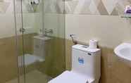 In-room Bathroom 6 Mer Homestay Da Lat