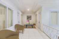 Common Space OYO Life 3055 Rumah Enin