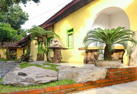 외관 New Adinda Homestay