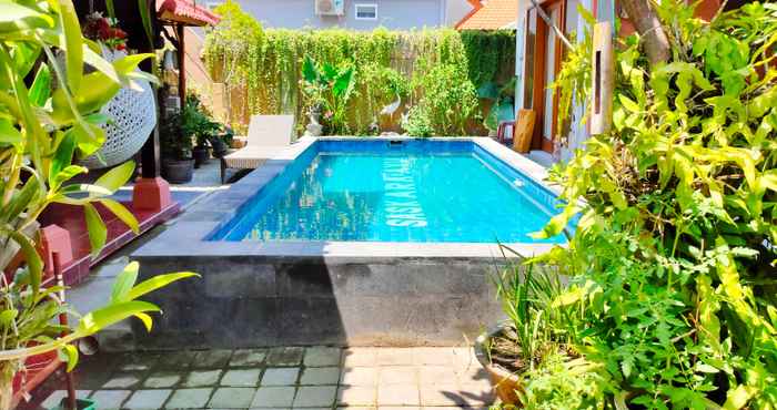 Swimming Pool Gsaskara Homestay