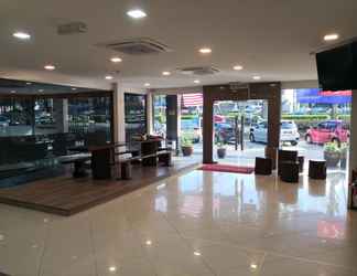 Lobby 2 Hotel Zamburger Skudai Kiri