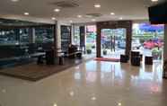 Lobby 4 Hotel Zamburger Skudai Kiri