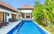 สระว่ายน้ำ 3 Villa Martin Phuket