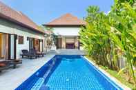 สระว่ายน้ำ Villa Martin Phuket