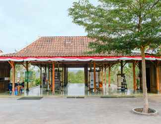 Lobi 2 Giri Wanara Glamping Resort