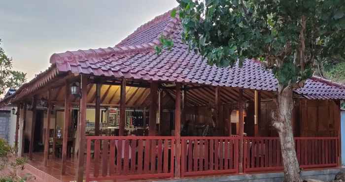 Exterior Limasan Mbah Darmo