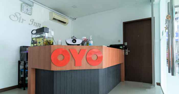 Lobby OYO 90207 Sir Inn