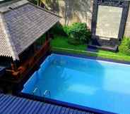 Swimming Pool 4 Rumah Anda Guest House