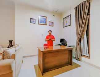 Lobby 2 OYO 90308 Puri Cartenz Syariah