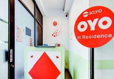 Lobby 6 OYO 90310 Cosmo Harmoni