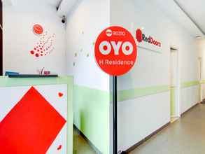 Lobby 4 OYO 90310 Cosmo Harmoni