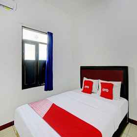 Bedroom 1 OYO 90309 Hotel Asri 2, GPDI Mahanaim Klampok Hotels