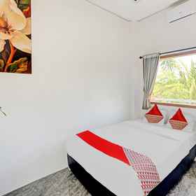 Bedroom 1 OYO 90298 Amor Homestay, Cawan View Resto Banyuwangi Hotels