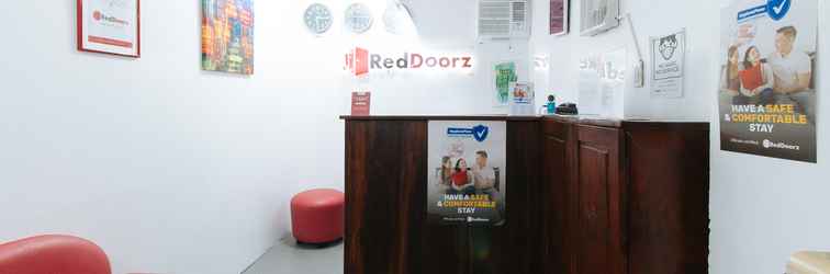 Lobby RedDoorz near Pasay Rotonda