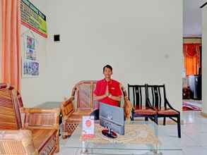 Lobi 4 OYO 90329 Cipendawa Md38 Homestay