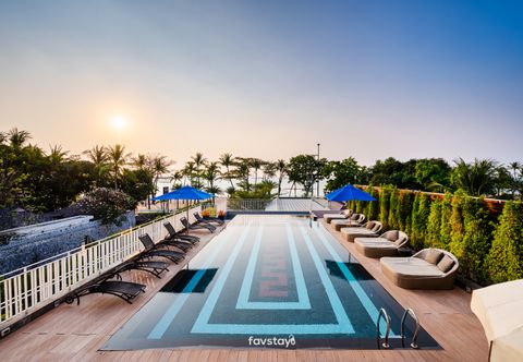 Kolam Renang Mera Mare Hotel & Residence