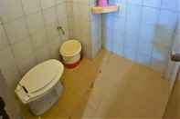 In-room Bathroom Lodgins Wahyu Pelita