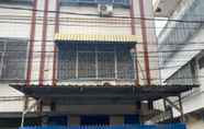 Bên ngoài 3 Bulusaraung Homestay Makassar