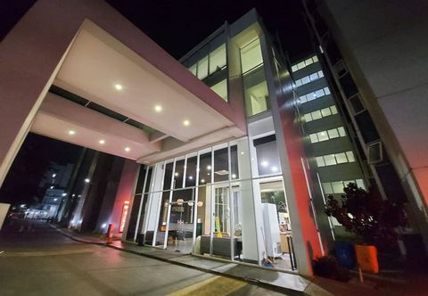 Exterior Aesthetic Room